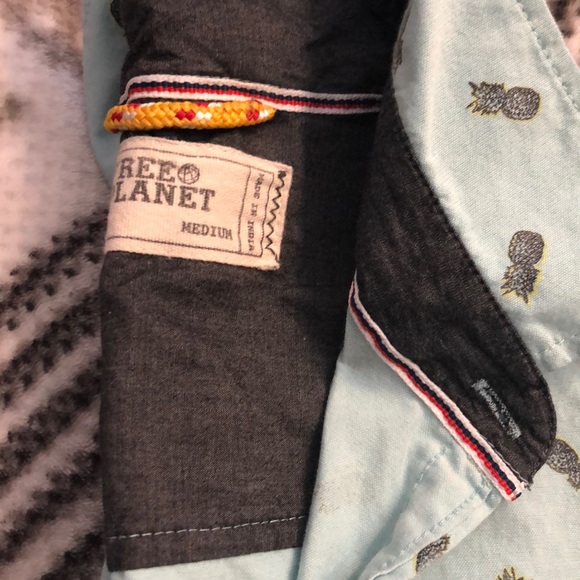 Fun pineapple shirt - Picture 2 of 2